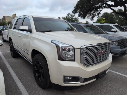 Used 2015 GMC Yukon Denali w/ Touring Package RWD image 2