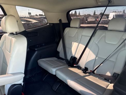 Used 2021 Kia Telluride S FWD image 15