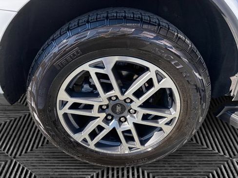 Used 2025 Ford Expedition Active AWD/4WD image 14