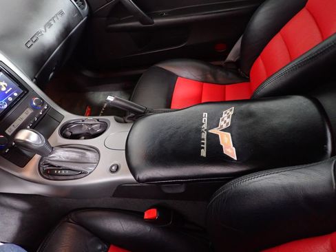Used 2007 Chevrolet Corvette Convertible RWD image 28