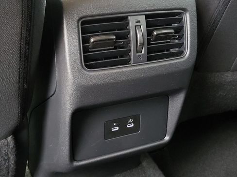 Used 2024 Nissan Rogue SV AWD/4WD image 18