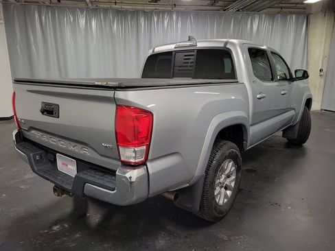 Used 2016 Toyota Tacoma SR5 image 8