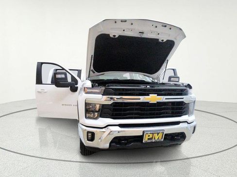 Used 2025 Chevrolet Silverado 2500 LT w/ Convenience Package image 12