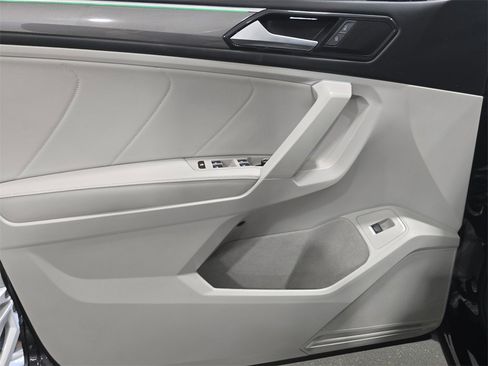 Used 2024 Volkswagen Tiguan SE R-Line image 26