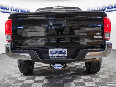 Used 2016 Toyota Tacoma TRD Off-Road w/ Towing Package image 5