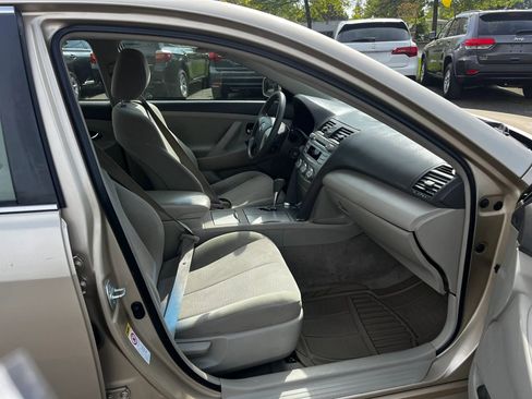Used 2011 Toyota Camry LE w/ LE Extra-Value Pkg FWD image 15