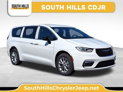 New 2026 Chrysler Pacifica Select