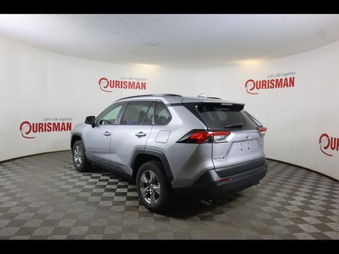 Used 2025 Toyota RAV4 XLE w/ Convenience Package image 7