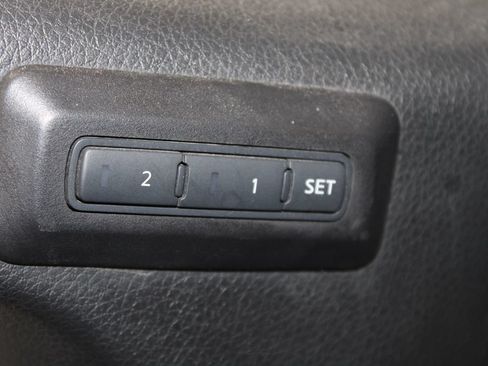 Used 2017 Nissan Titan SL RWD image 33