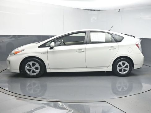 Used 2014 Toyota Prius Two FWD image 5
