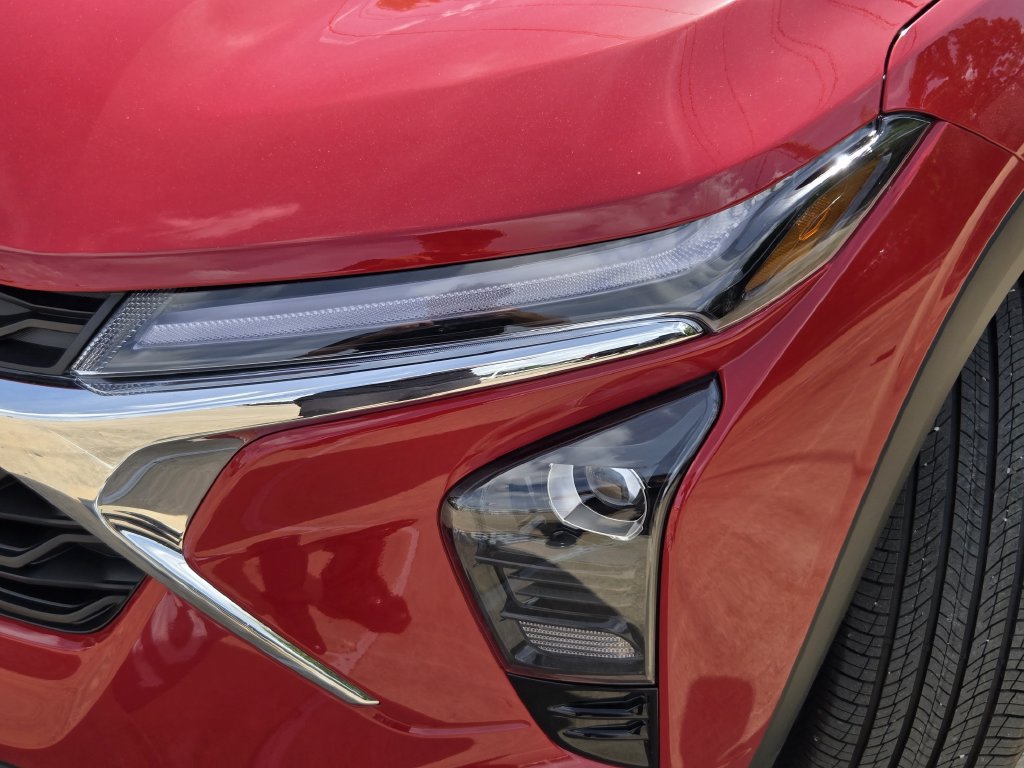 New 2026 Chevrolet Trax LT w/ LT Convenience Package FWD image 11
