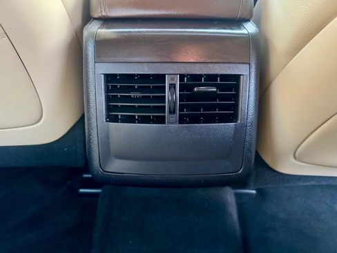 Used 2016 Toyota Avalon XLE Plus FWD image 13