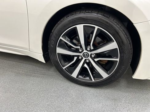 Used 2023 Nissan Maxima SL FWD image 28