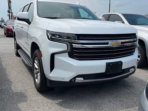Used 2021 Chevrolet Suburban LT w/ Luxury Package AWD/4WD image 1