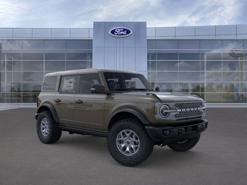 New 2025 Ford Bronco Badlands image 7