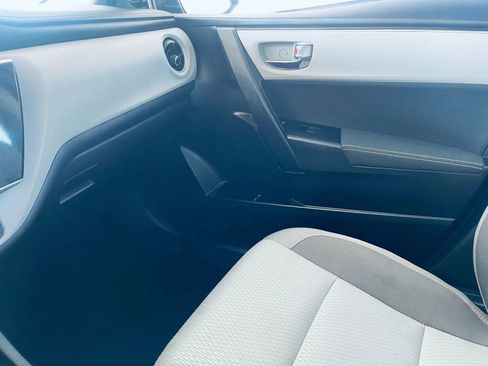 Used 2017 Toyota Corolla LE image 17