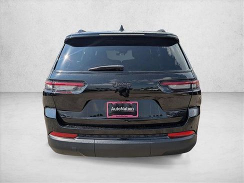 New 2025 Jeep Grand Cherokee L Limited w/ Black Appearance Package image 8