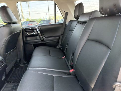Used 2022 Toyota 4Runner TRD Off-Road Premium AWD/4WD image 13