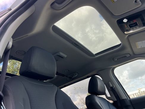 Used 2024 Kia Carnival SX Prestige image 18