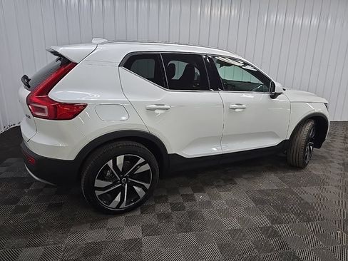 Used 2025 Volvo XC40 B5 Plus w/ Protection Package Premier AWD/4WD image 3