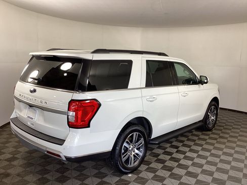 Used 2024 Ford Expedition XLT AWD/4WD image 2