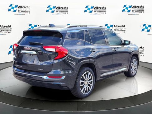 Used 2022 GMC Terrain Denali w/ Denali Premium Package AWD/4WD image 5