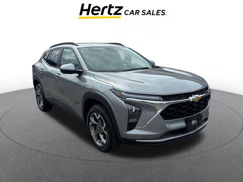 Used 2025 Chevrolet Trax LT w/ LT Convenience Package FWD image 1