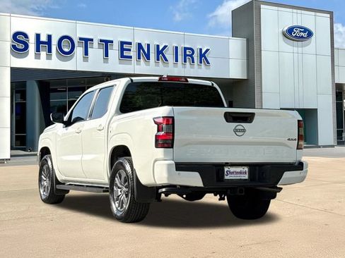 Used 2025 Nissan Frontier SV w/ Tow Package AWD/4WD image 6
