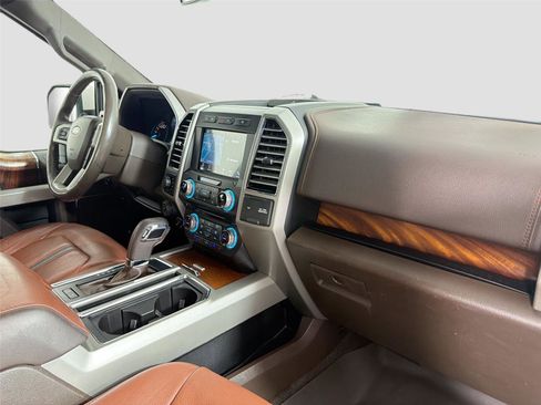 Used 2018 Ford F150 King Ranch w/ Equipment Group 601A Luxury AWD/4WD image 29