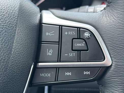 Certified 2025 Toyota Sienna XLE image 32