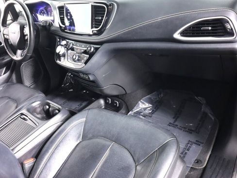 Used 2021 Chrysler Pacifica Touring-L w/ S Appearance Package image 42