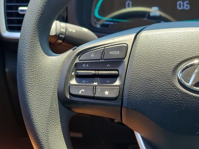 Certified 2026 Hyundai Venue SE FWD image 7