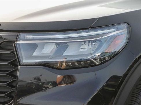 Certified 2025 Ford Explorer ST-Line w/ Premium Package image 4