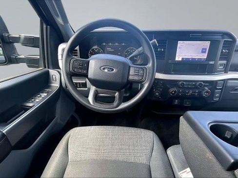 Certified 2025 Ford F250 XLT AWD/4WD image 5