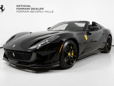 Used 2023 Ferrari 812 GTS image 1