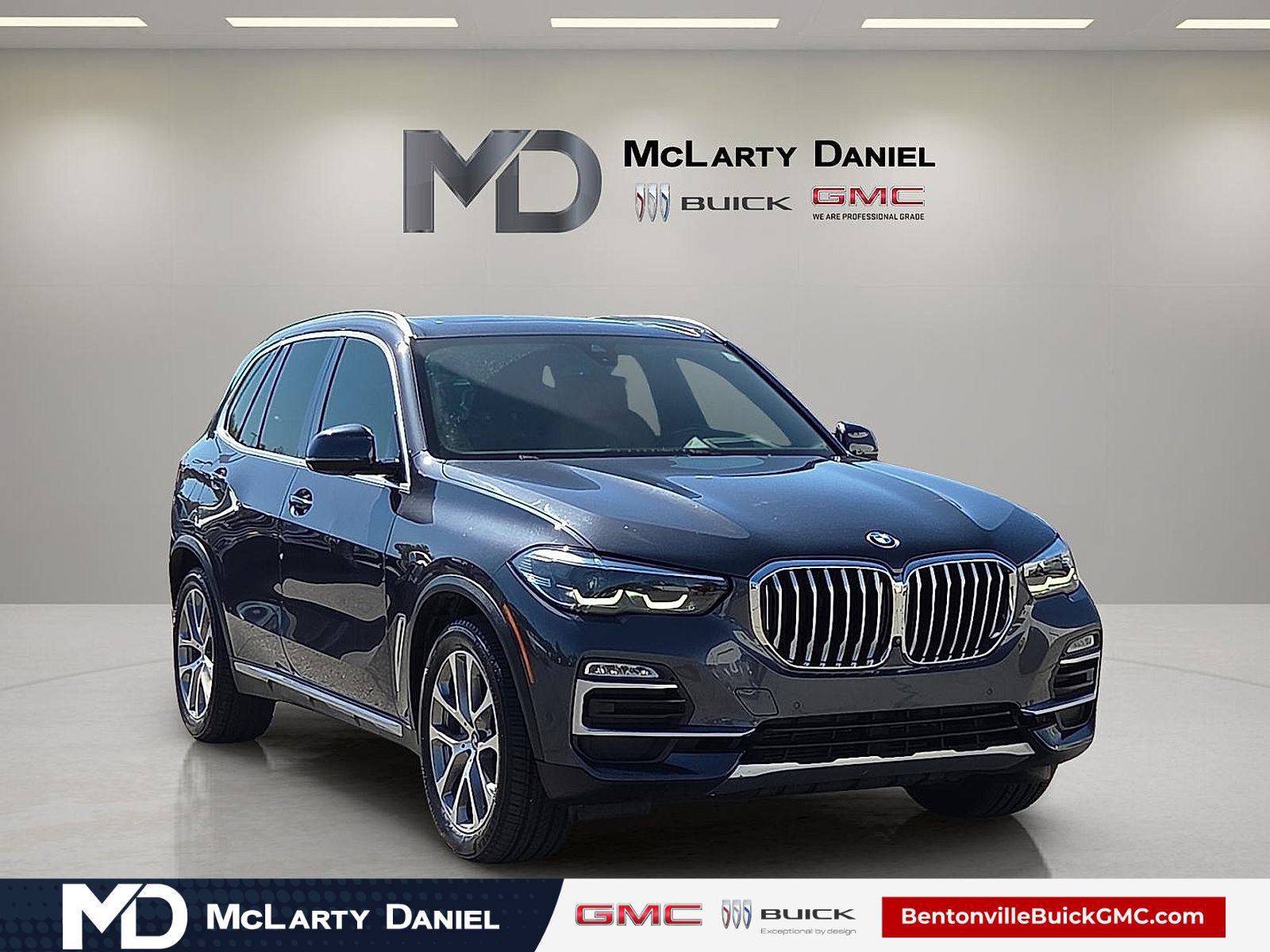 Used 2019 BMW X5 xDrive40i w/ Premium Package 2 AWD/4WD image 1