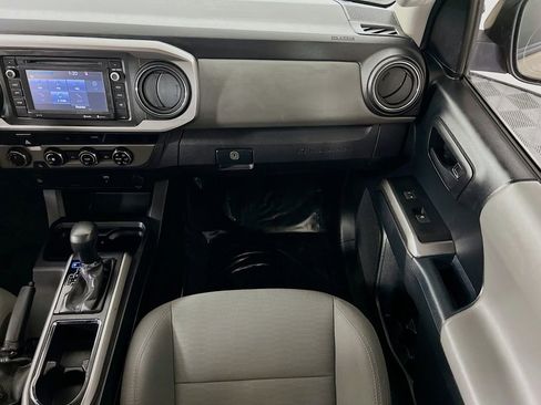 Used 2017 Toyota Tacoma 4x4 Double Cab image 21