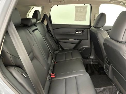 Used 2026 Nissan Rogue SV w/ SV Premium Package AWD/4WD image 16