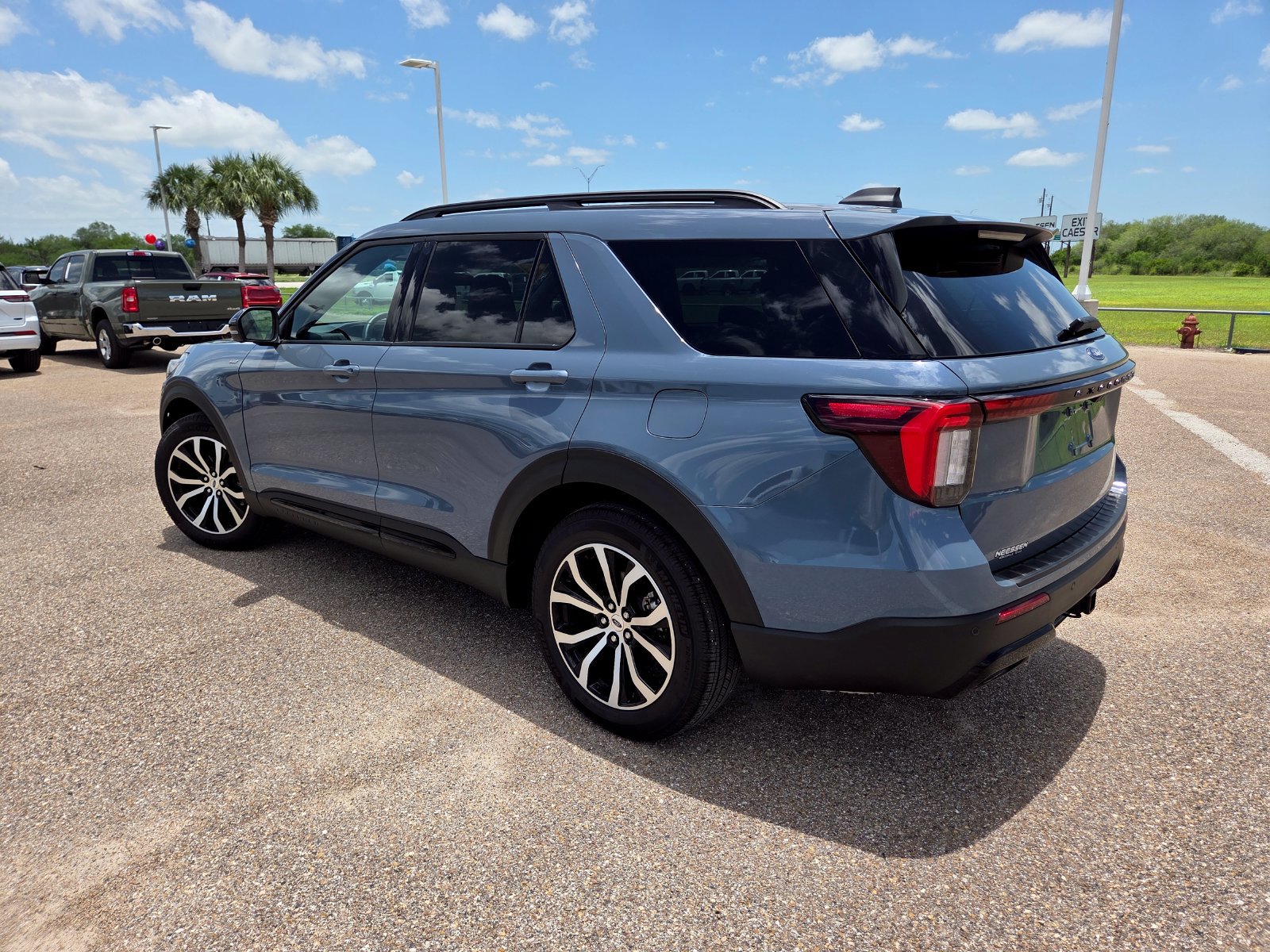Used 2025 Ford Explorer ST-Line RWD image 5