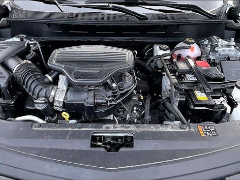 Certified 2025 Cadillac XT6 Premium Luxury image 9