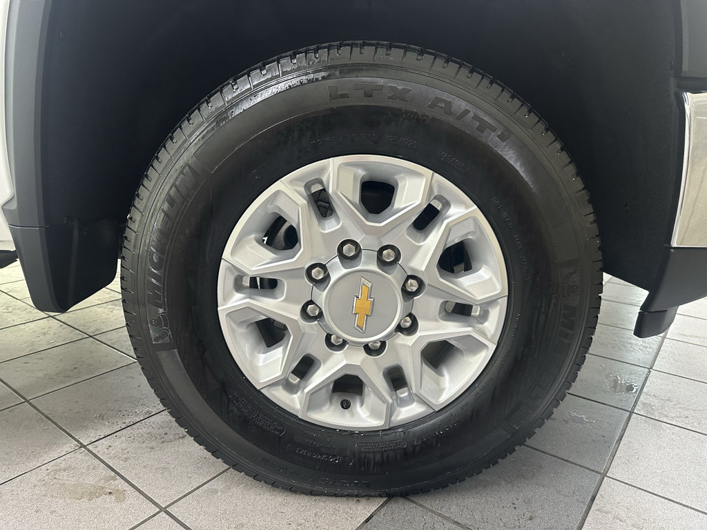 Used 2024 Chevrolet Silverado 2500 LT AWD/4WD image 15