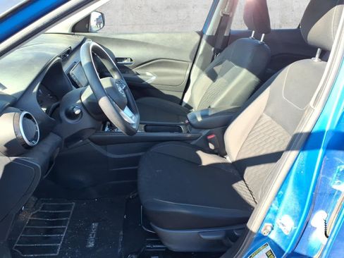 Used 2023 Nissan Kicks SV image 4