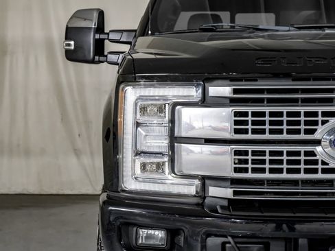 Used 2017 Ford F250 Platinum w/ FX4 Off-Road Package image 41