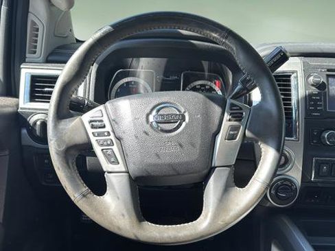 Used 2017 Nissan Titan PRO-4X AWD/4WD image 9
