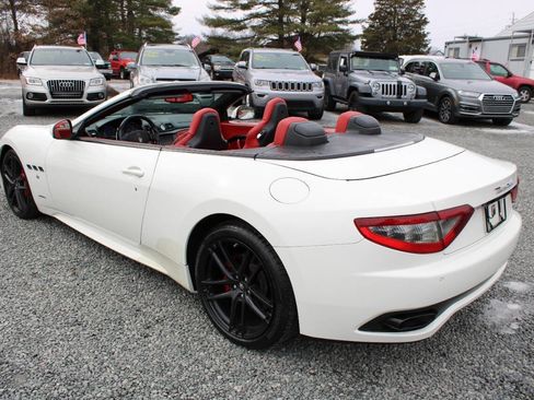 Used 2015 Maserati GranTurismo Sport image 9