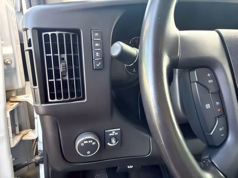 Used 2021 Chevrolet Express 4500 w/ Power Convenience Package RWD image 17
