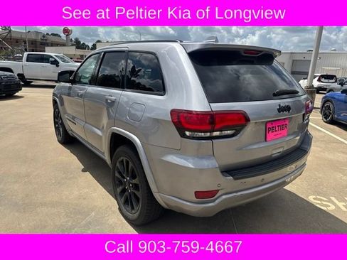 Used 2020 Jeep Grand Cherokee Altitude RWD image 6