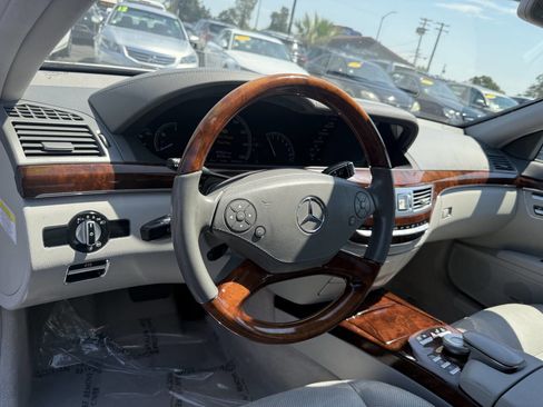 Used 2011 Mercedes-Benz S 550 image 17