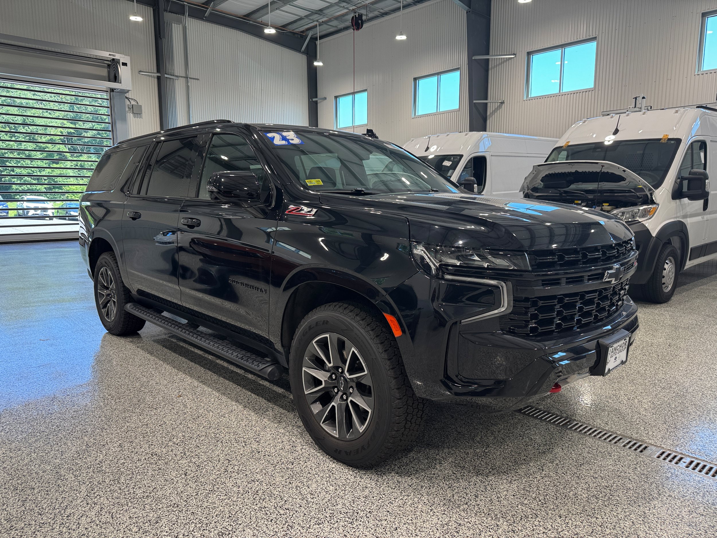 Used 2023 Chevrolet Suburban Z71 w/ Luxury Package AWD/4WD image 8