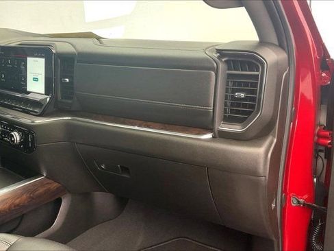 Used 2024 GMC Sierra 2500 SLT w/ SLT Premium Package AWD/4WD image 15